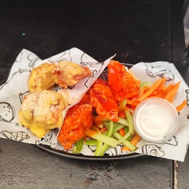 Paquete 10 Boneless y Papas