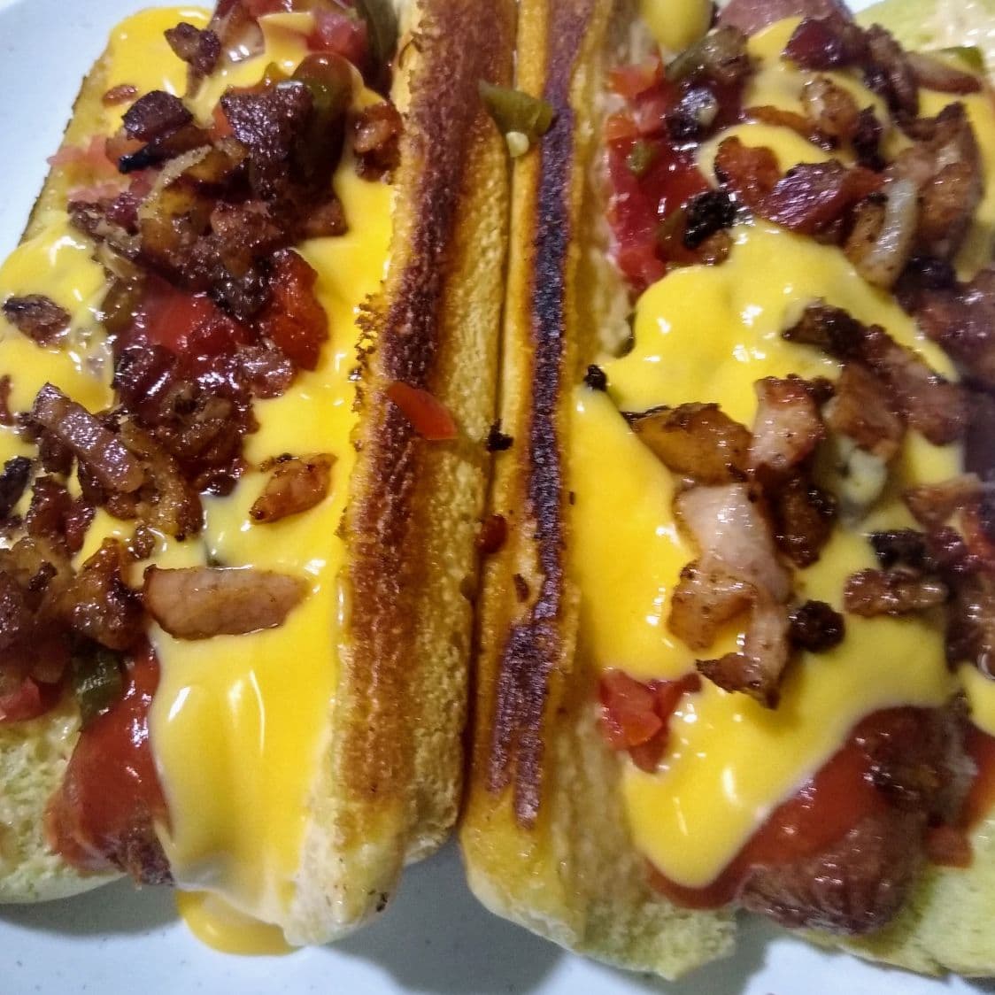 2 Hot Dog con Tocino y Queso