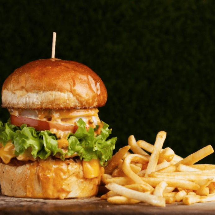 American Burger + Papas + Bebida