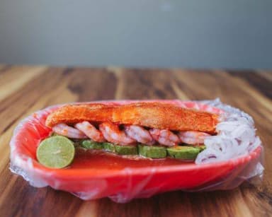 Torta ahogada de camarón