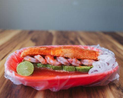Torta ahogada de camarón