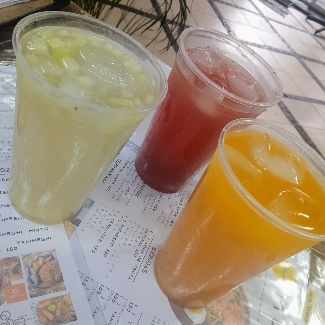 agua de fruta natural