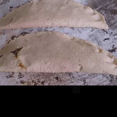 Quesadilla al comal de carne frita