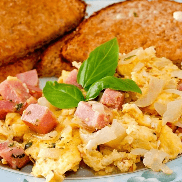HUEVO CON JAMÓN