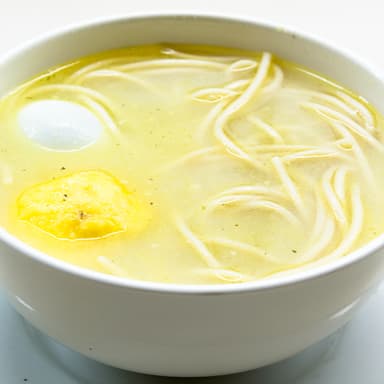 Caldo de gallina solo con huevo