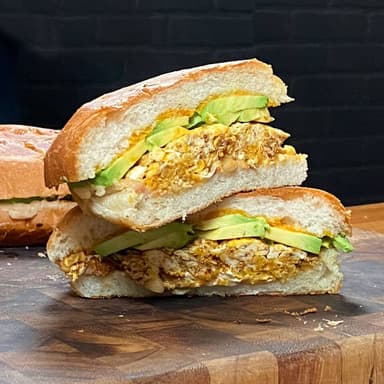 Torta de Huevo con Chorizo y Aguacate