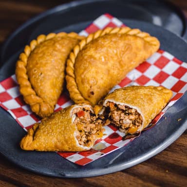 1 Pieza Empanada de Picadillo