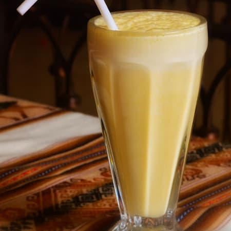 Jugo De Maracumango En Leche