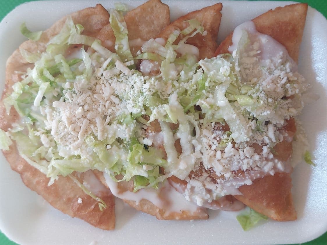 Orden de 4 Empanadas de Carne Asada con Quesillo