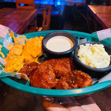 Boneless 20 Piezas 1 - 3 Salsas