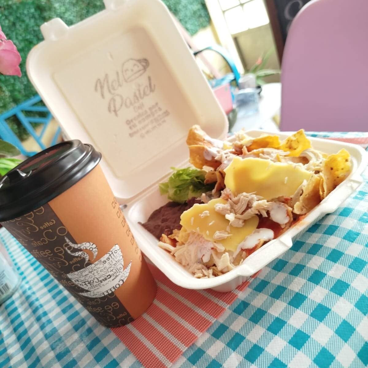 COMBO CHILAQUIL + JAMAICA