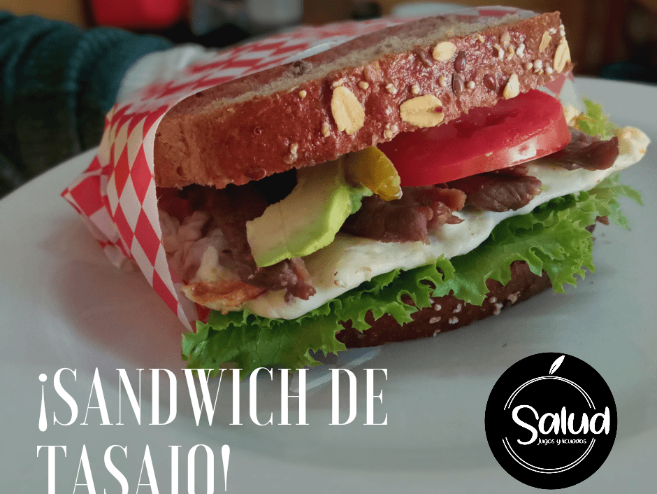 Sándwich Tasajo con quesillo
