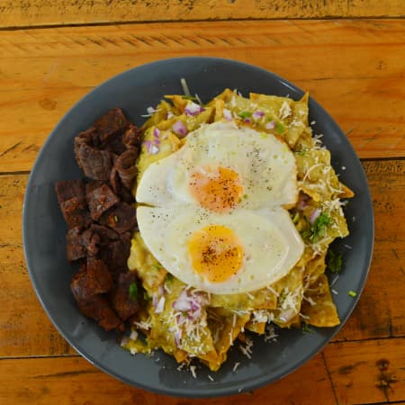 Chilaquiles con Arrachera