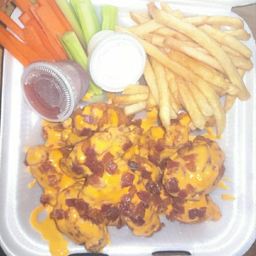 1/2 Kilo Boneless Naturales con Queso y Tocino