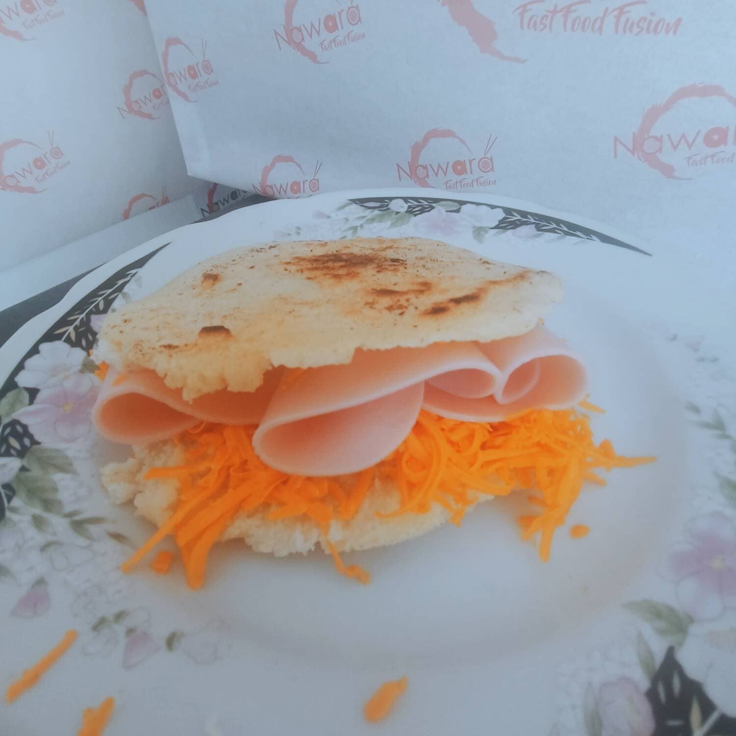 Arepa de Jamón y Queso