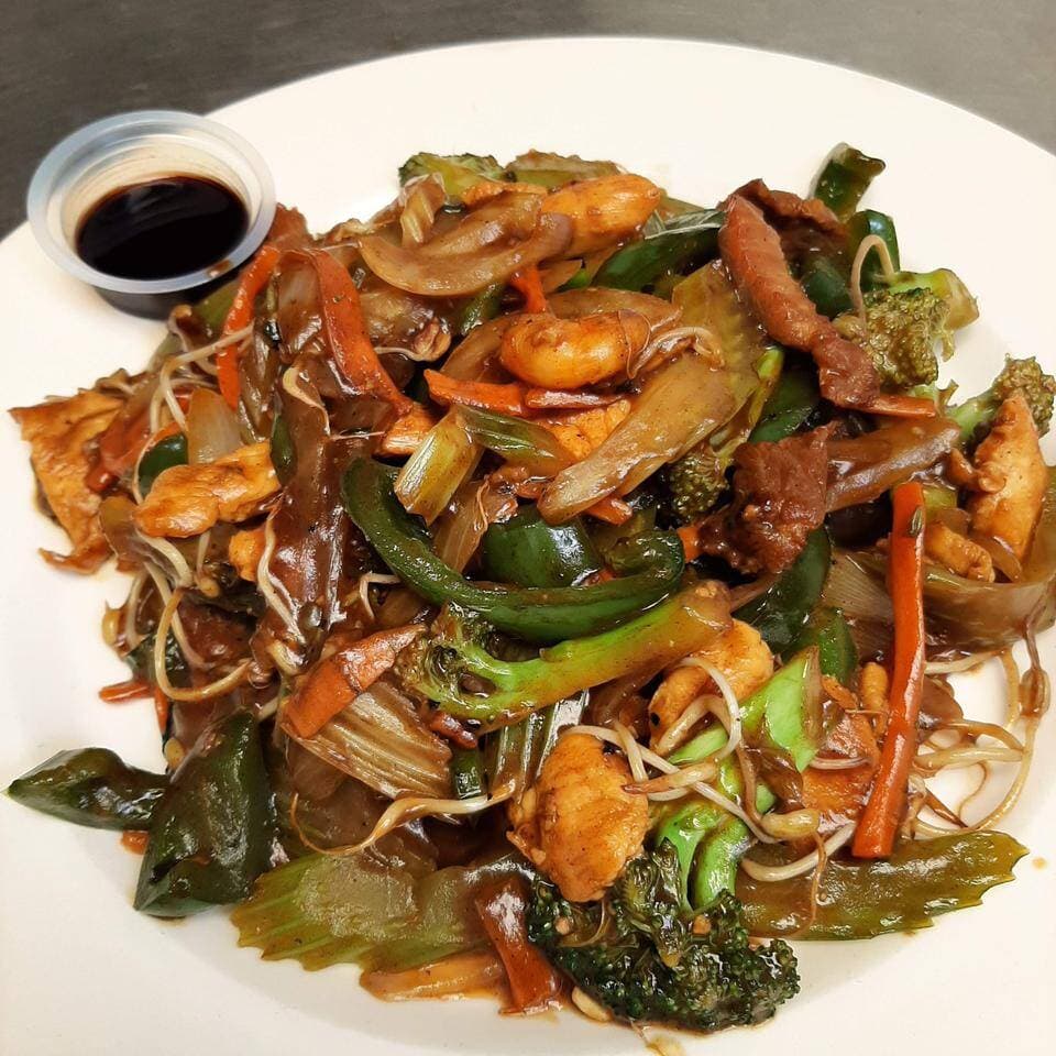Chop Suey con Pollo y Camarón