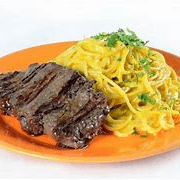 Bife con Tallarin  Huancaina con Huevo Frito