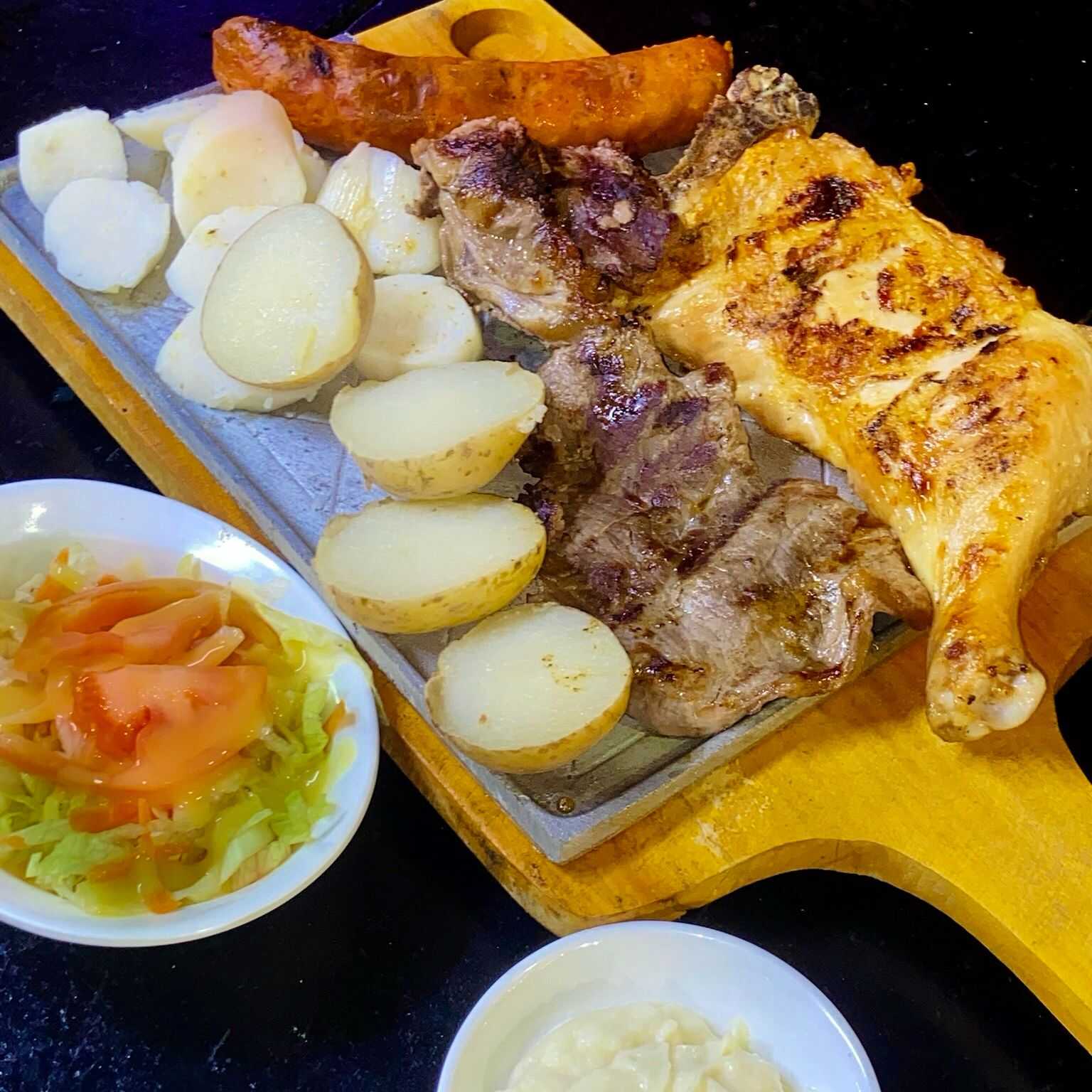 COMBO MUSLO, CARNE, CHORIZO