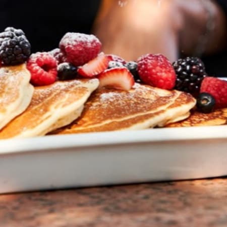 Pancakes & Berries