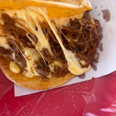 quesabirria doble maiz o mula