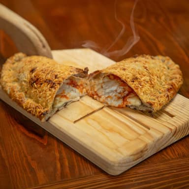 Calzone Quattro Formaggi