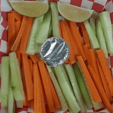 Palitos de  apio, zanahoria y pepino