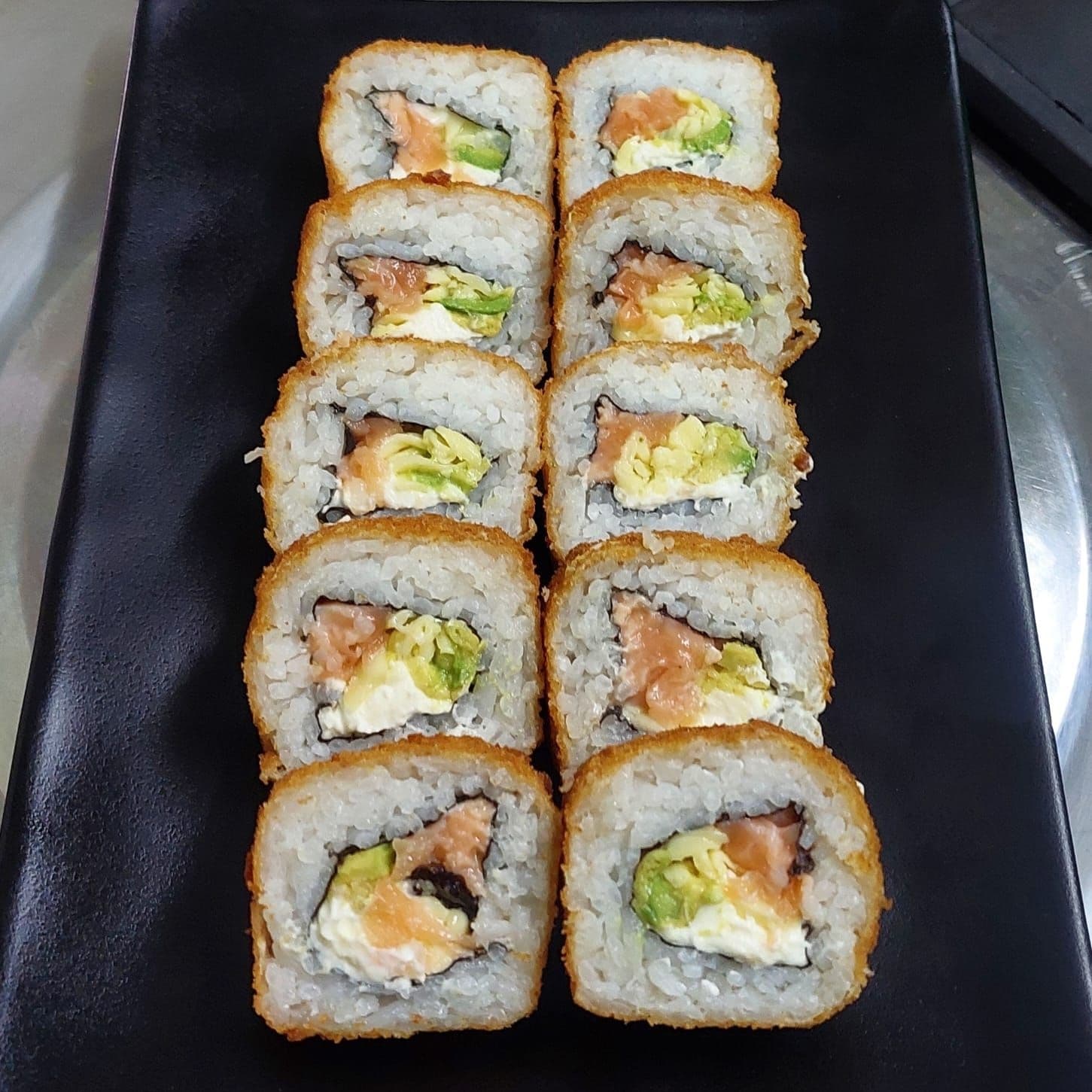 Makis empanizados salmón