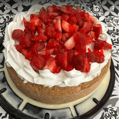 Pastel de 3 Leches con Cubierta de Fresas