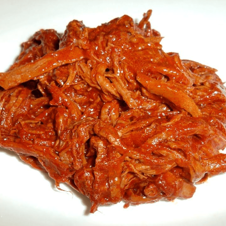 Burrito de Deshebrada en Rojo