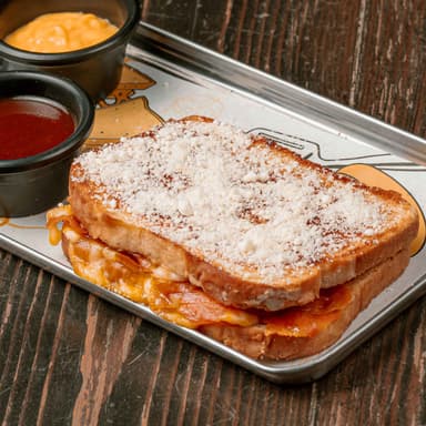 Grilled Cheese 4 Quesos