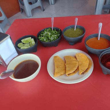 Taco Dorado de Barbacoa