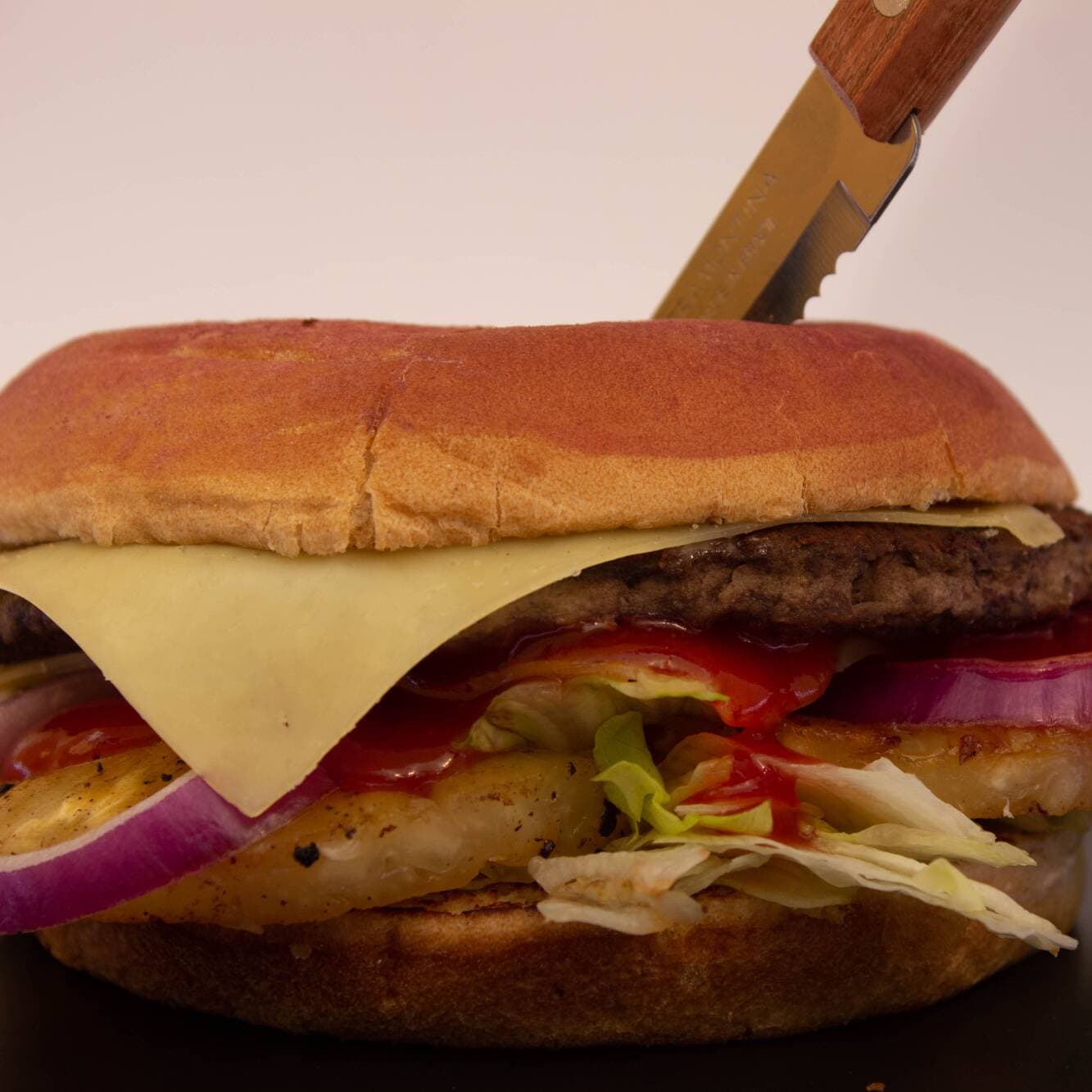 Hamburguesa Hawaiana + Crepa de Cortesia