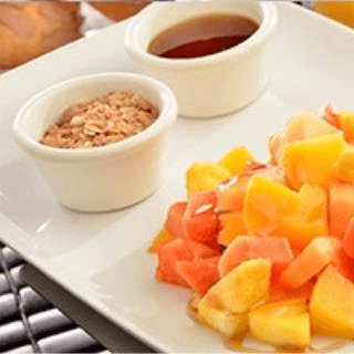 Fruta con yogurt y granola