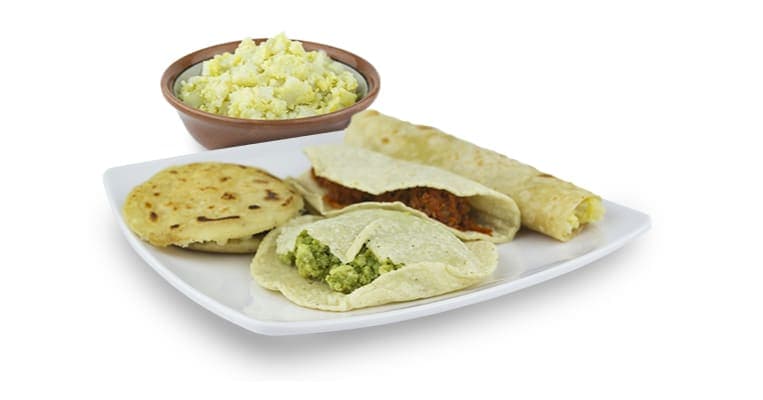 Taco de maíz de papa con huevo