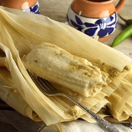 Tamal de Pollo en Salsa Verde