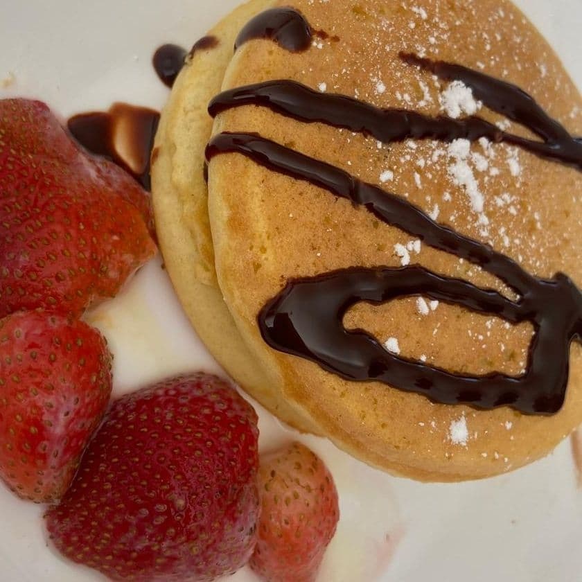 Hotcakes chocolate hersheys con fresa