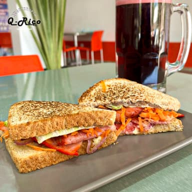 Sándwich de Pierna Ahumada