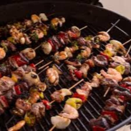 Brochetas Mar y Tierra