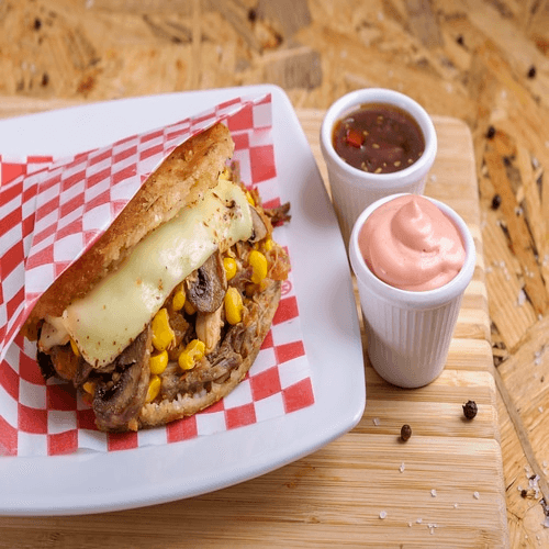 Arepa Demechada Mixta