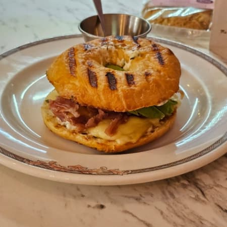 Bagel Serrano