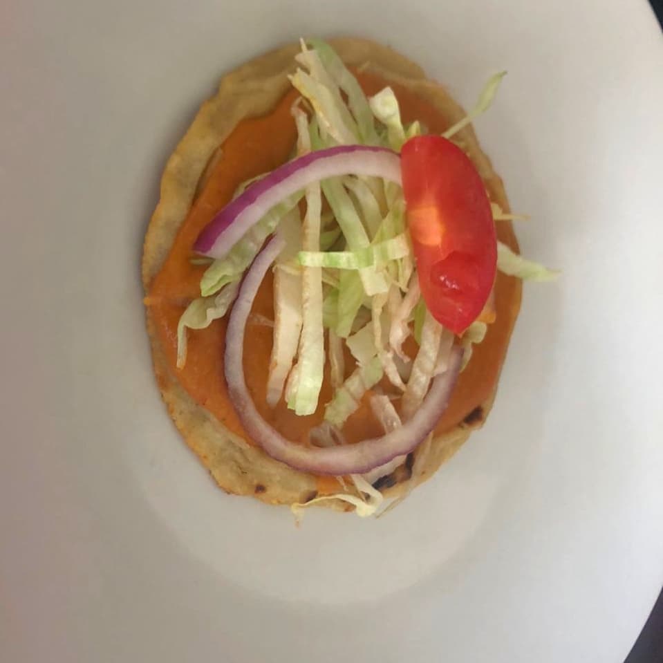 Sope con Frijoles Puercos o Naturales