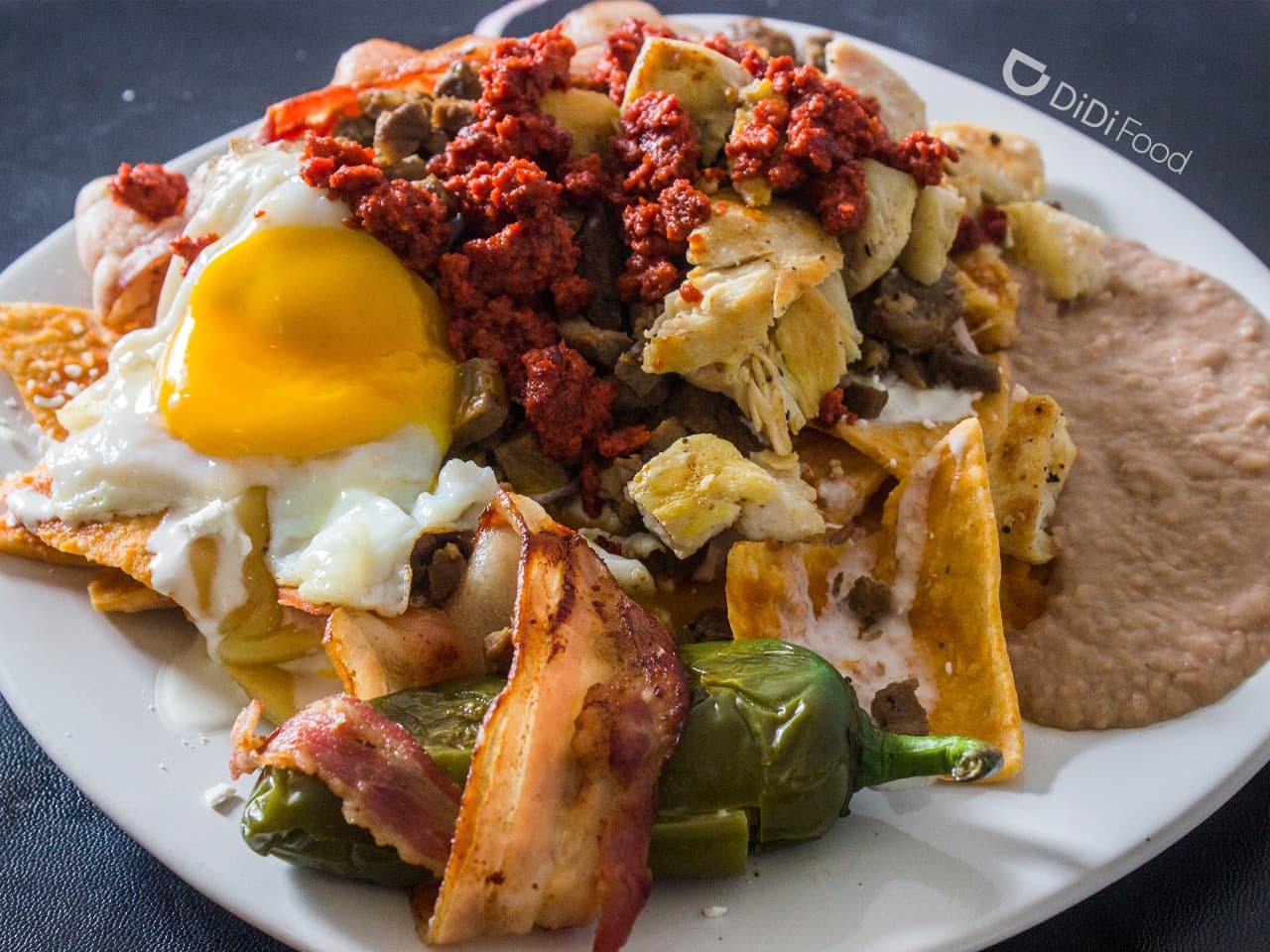 Chilaquiles con Todo