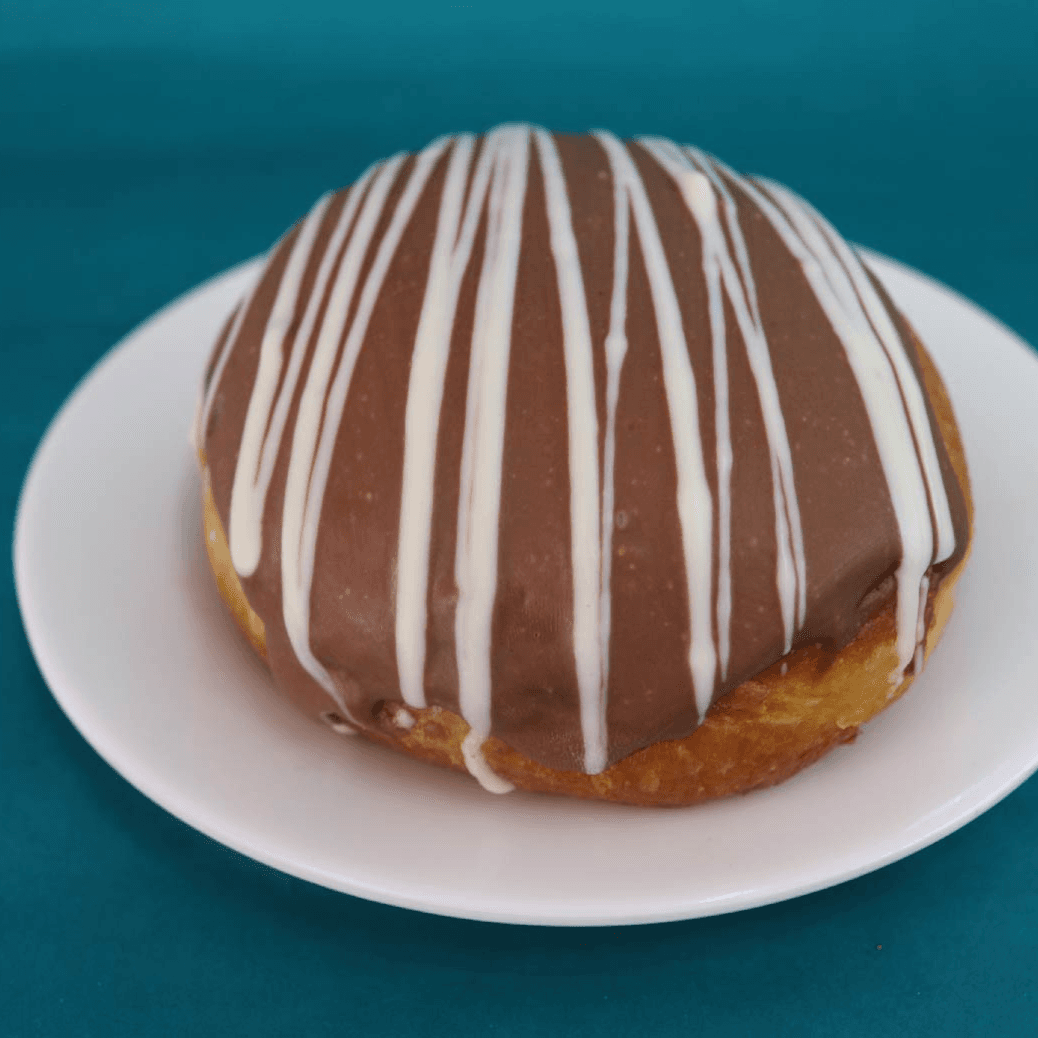DONA CON CUBIERTA DE CHOCOLATE