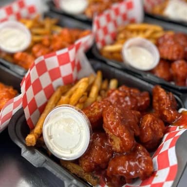 10 Piezas + Papas Individuales
