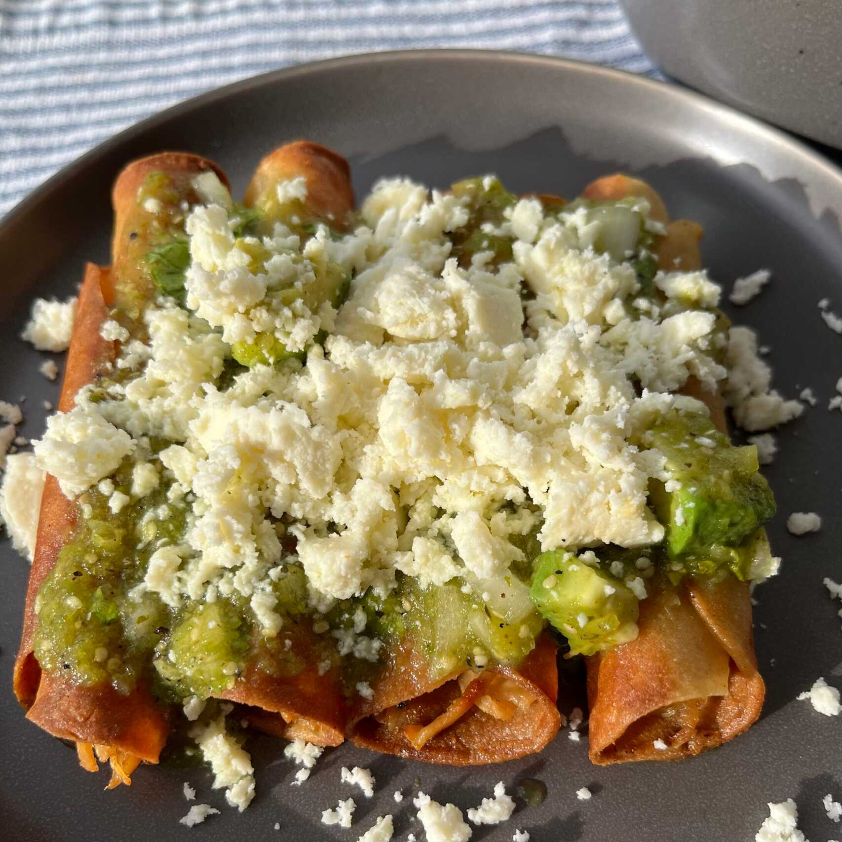 Tacos Dorados de Pollo