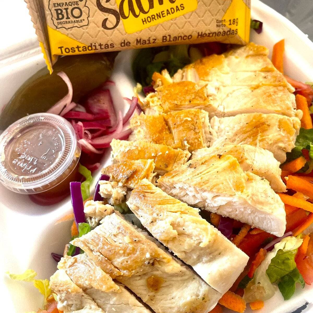 ENSALADA DE PECHUGA A LA PLANCHA