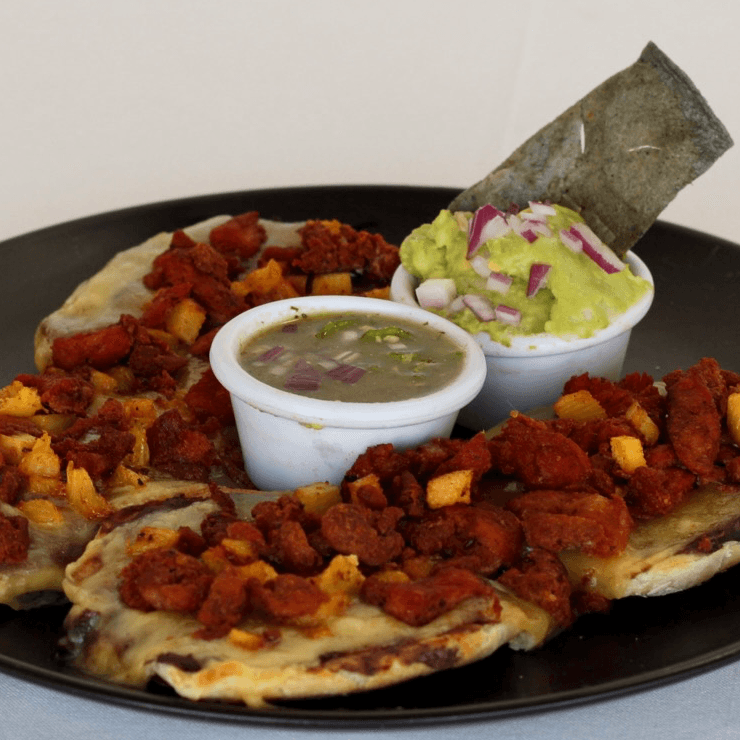 Molletes con Carne al Pastor