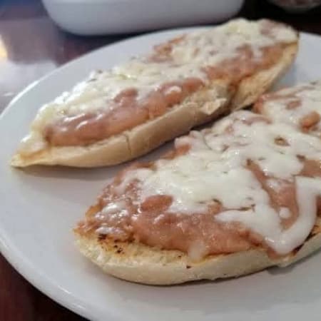 MOLLETE DE FRIJOL