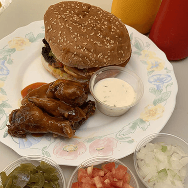 Hamburguesa + Alitas