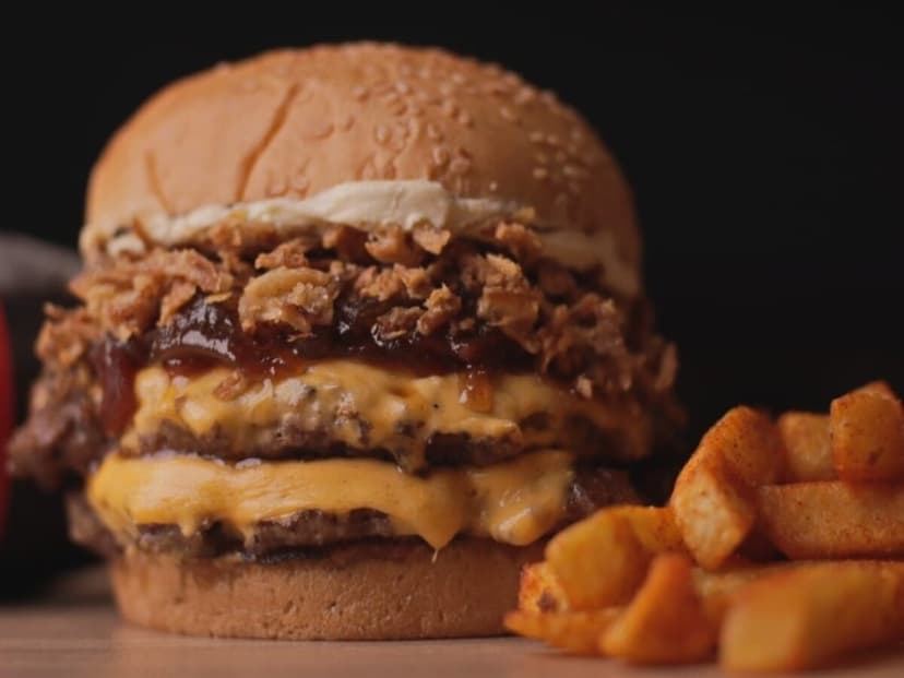 911 Burgers & Fries - Plaza Natura